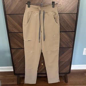 Figs Women’s Beige Scrub Pants (XS)